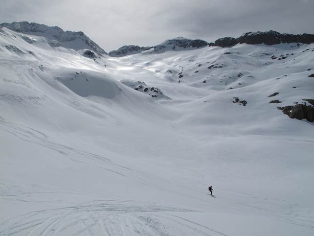 Beschreibung: C:\Users\Max\Pictures\2012\Skitouren\Swiss Glacie\IMG_1301.JPG