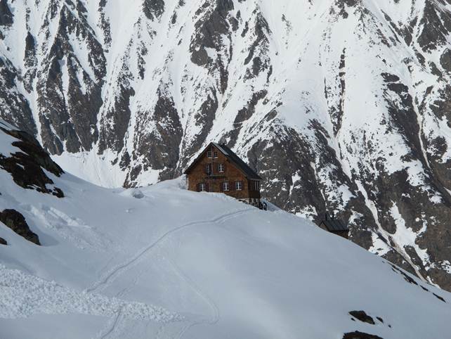 Beschreibung: C:\Users\Max\Pictures\2012\Skitouren\Swiss Glacie\IMG_1302.JPG